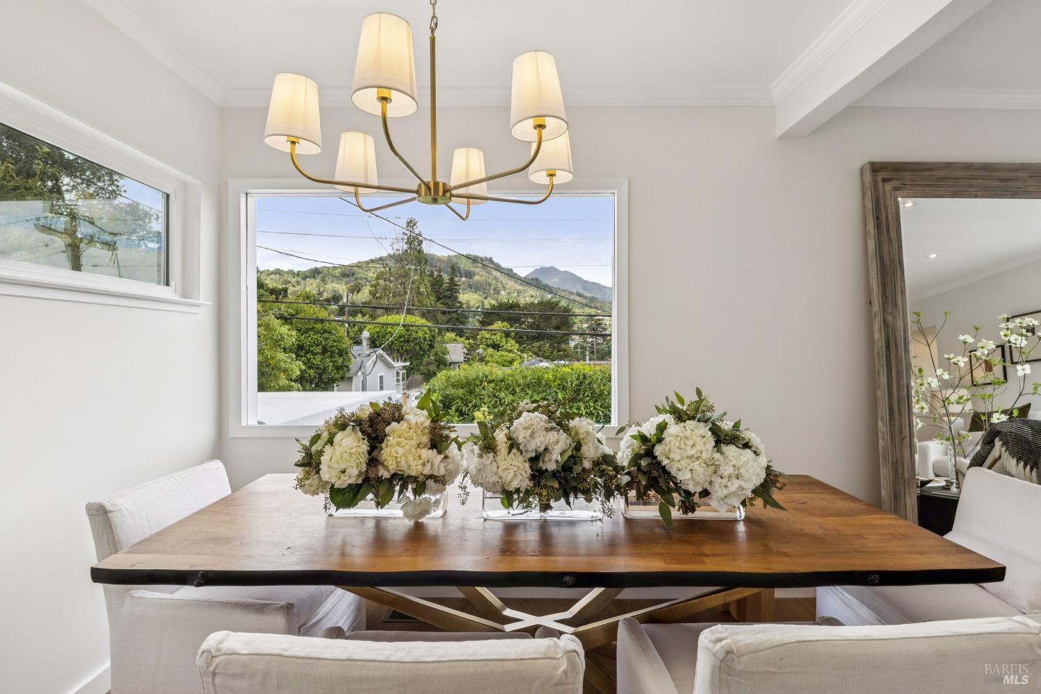 Detail Gallery Image 10 of 48 For 248 Sausalito St, Corte Madera,  CA 94925 - 4 Beds | 3 Baths