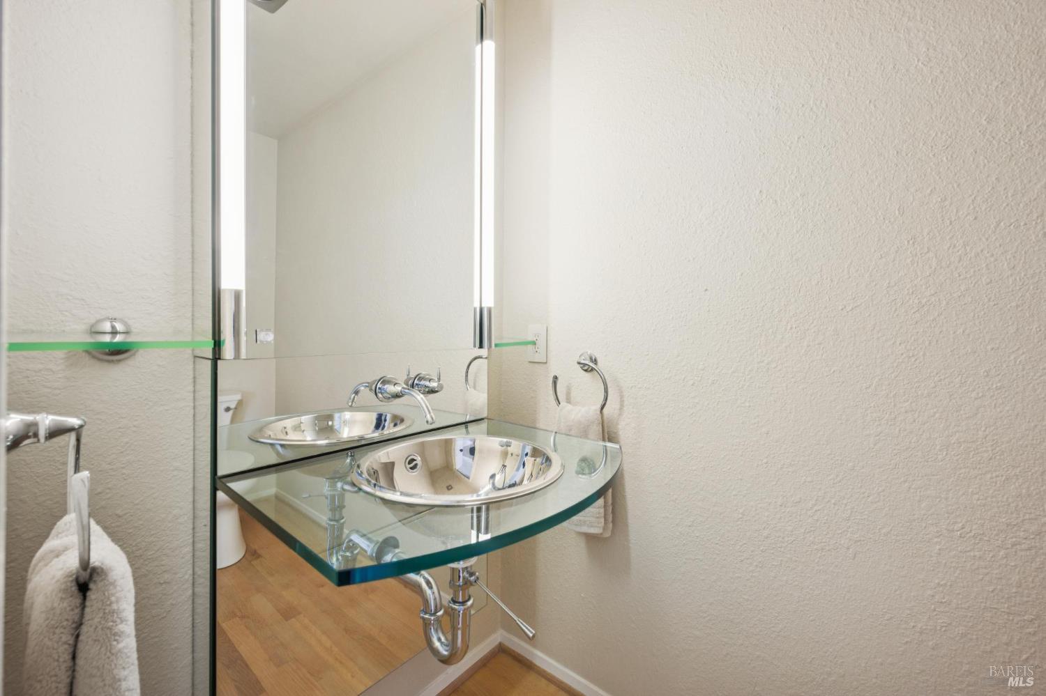 Detail Gallery Image 62 of 62 For 121 Red Hill Cir, Belvedere Tiburon,  CA 94920 - 3 Beds | 2/1 Baths