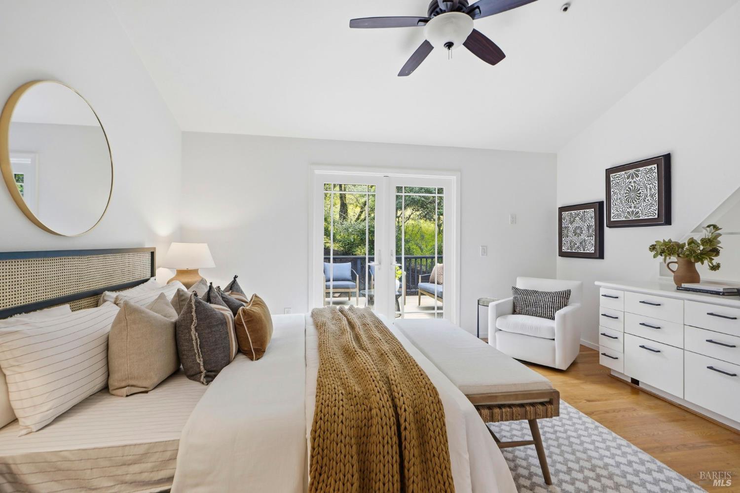 Detail Gallery Image 17 of 25 For 30 Glen Rd, Novato,  CA 94945 - 3 Beds | 2 Baths