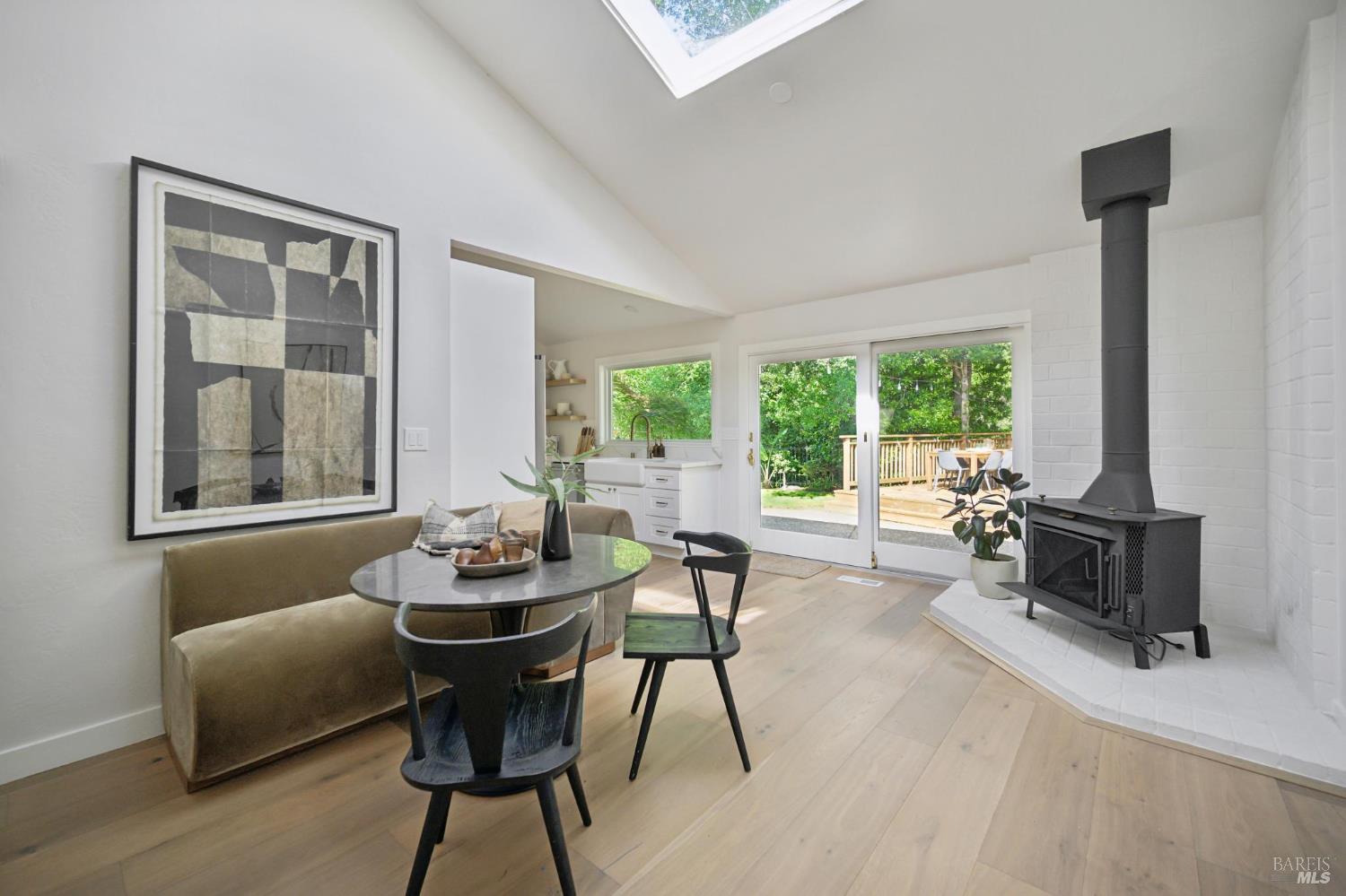 Detail Gallery Image 20 of 51 For 14 Mount Wittenburg Ct, San Rafael,  CA 94903 - 3 Beds | 2 Baths