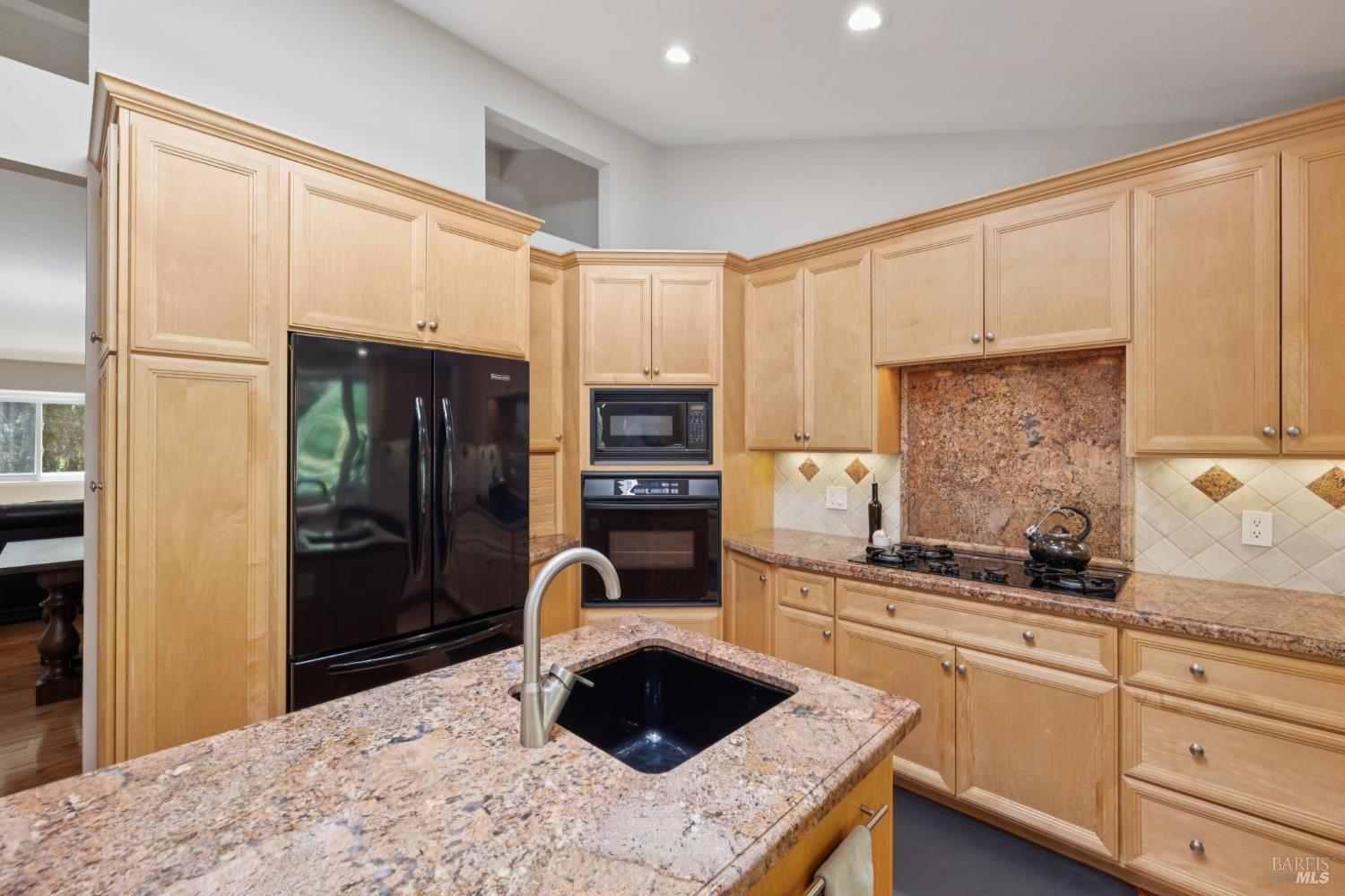 Detail Gallery Image 22 of 74 For 1158 Highland Dr, Novato,  CA 94949 - 4 Beds | 3 Baths