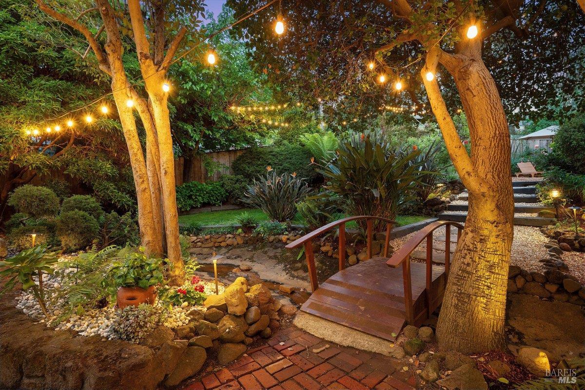 Detail Gallery Image 32 of 49 For 261 Glen Park Ave, San Rafael,  CA 94901 - 3 Beds | 3 Baths