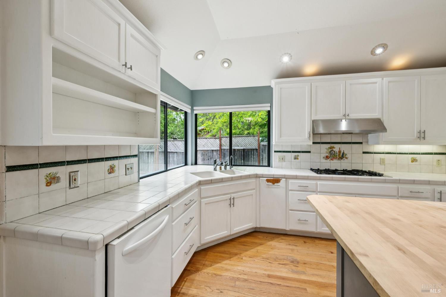 Detail Gallery Image 23 of 84 For 8610 Graton Rd, Sebastopol,  CA 95472 - 3 Beds | 3 Baths