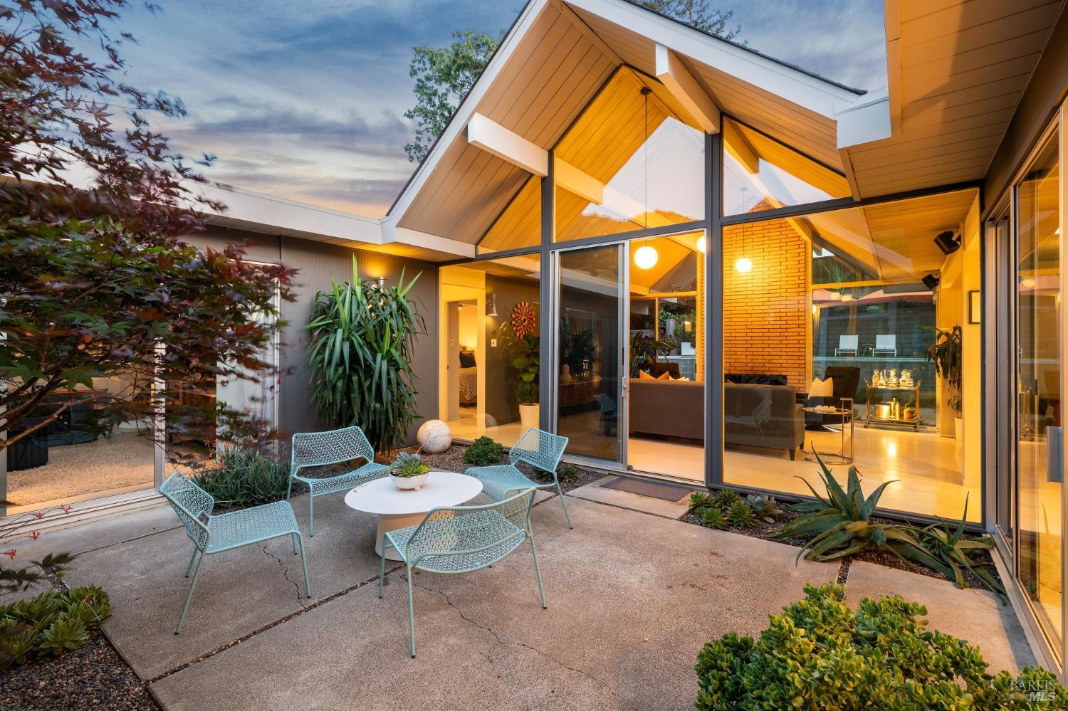 Detail Gallery Image 48 of 51 For 1349 Idylberry Rd, San Rafael,  CA 94903 - 5 Beds | 2 Baths