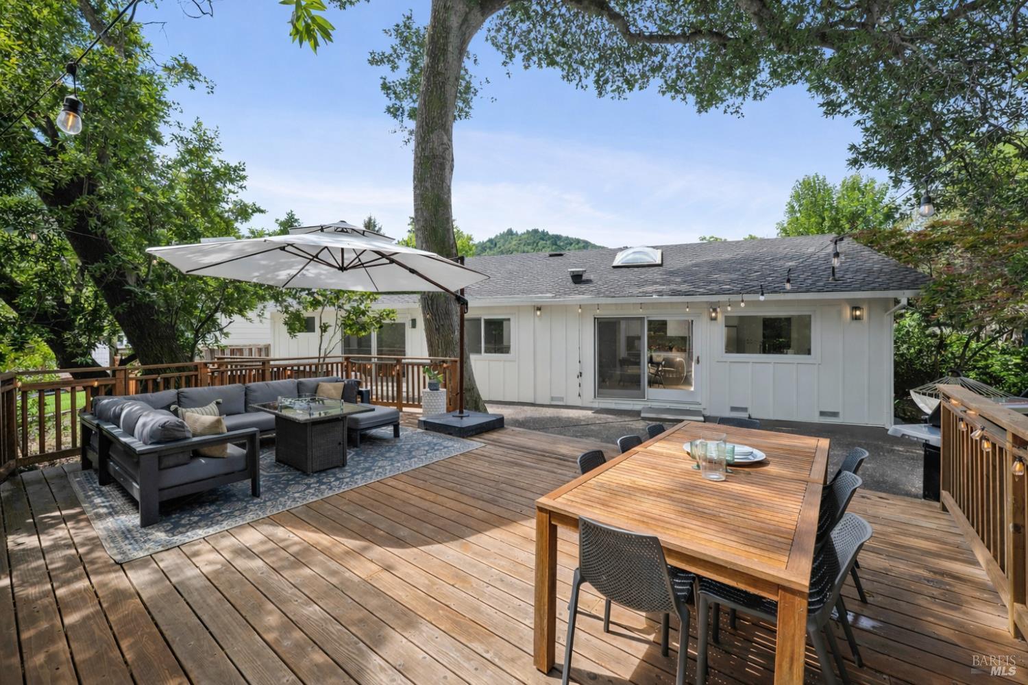 Detail Gallery Image 39 of 51 For 14 Mount Wittenburg Ct, San Rafael,  CA 94903 - 3 Beds | 2 Baths