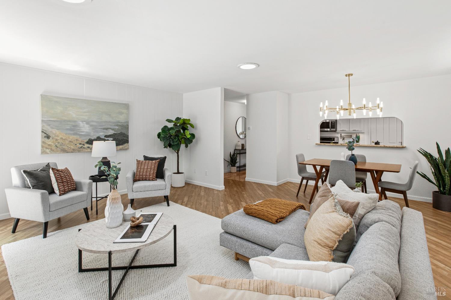 Detail Gallery Image 13 of 48 For 145 Irwin St, San Rafael,  CA 94901 - 3 Beds | 2 Baths