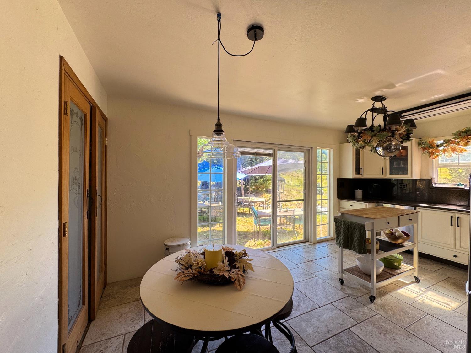 Detail Gallery Image 22 of 78 For 3981 Eastside Calpella Rd, Ukiah,  CA 95482 - 3 Beds | 1/1 Baths