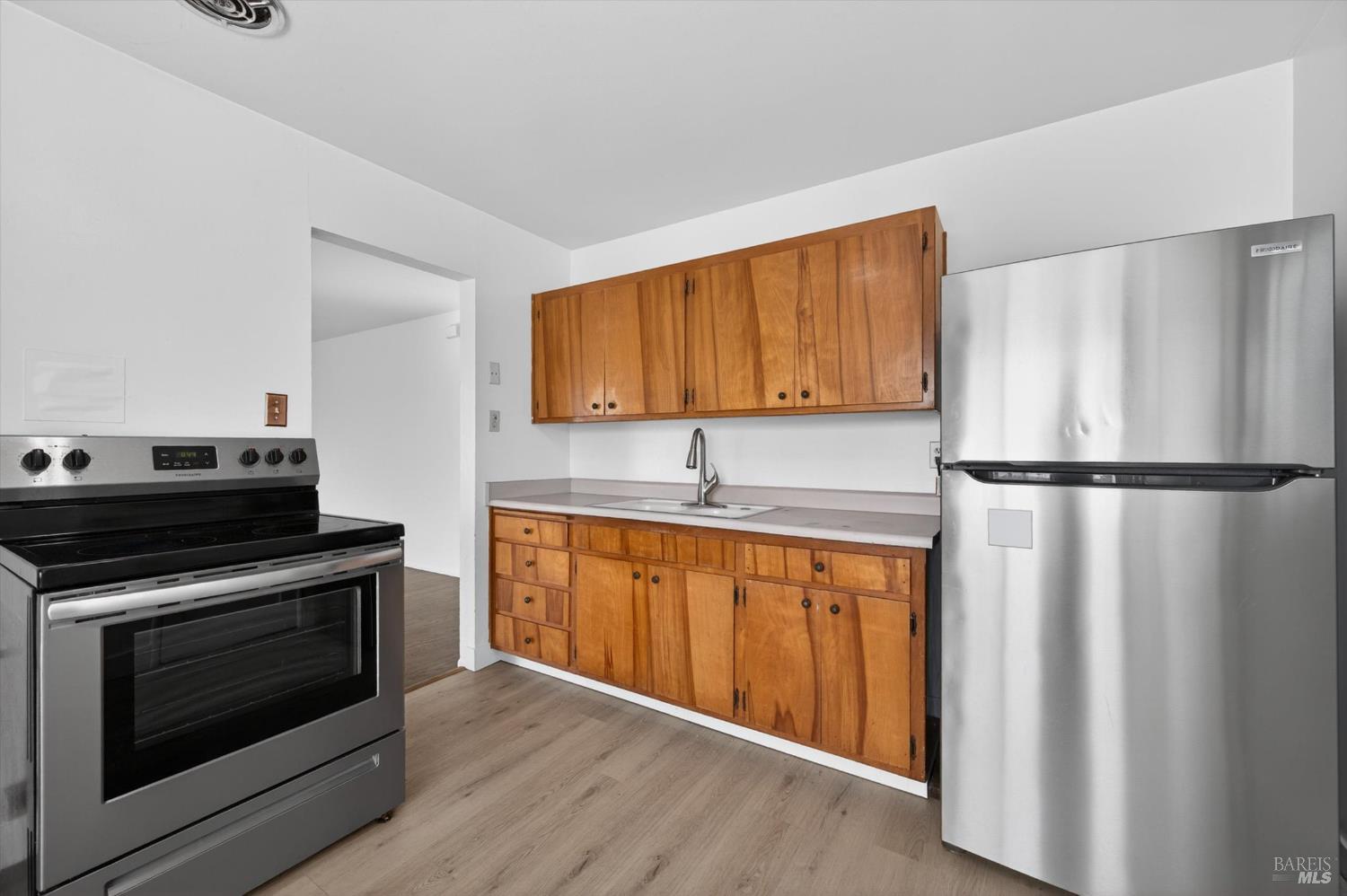 Detail Gallery Image 11 of 25 For 705 State St, Vallejo,  CA 94590 - – Beds | – Baths