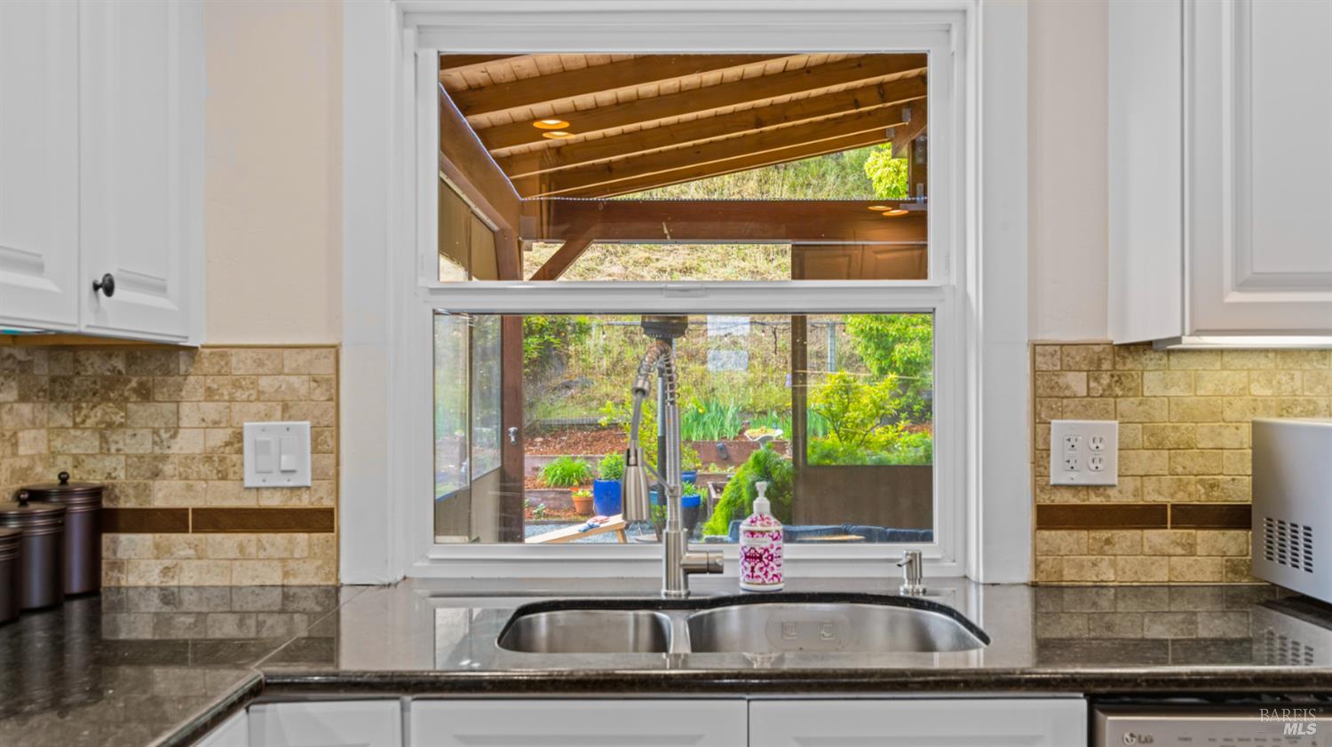 Detail Gallery Image 17 of 61 For 280 Devon Dr, San Rafael,  CA 94903 - 3 Beds | 3 Baths