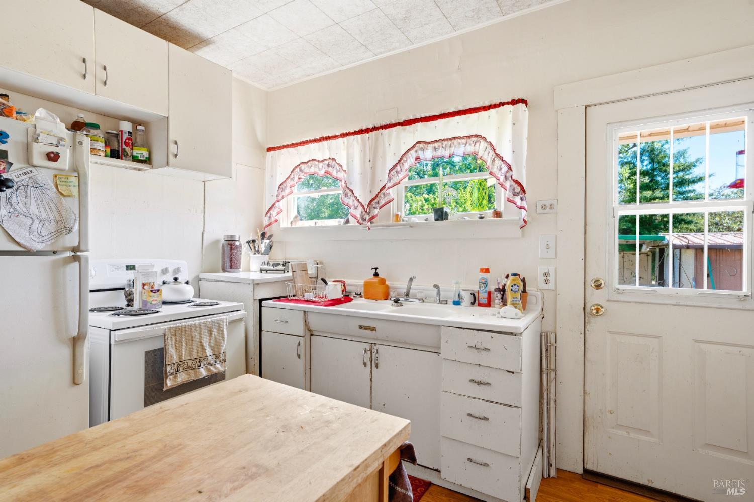 Detail Gallery Image 16 of 17 For 76260 Perry St, Covelo,  CA 95428 - 3 Beds | 1 Baths