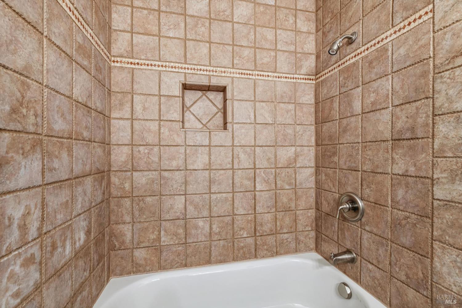 827 Via Casitas