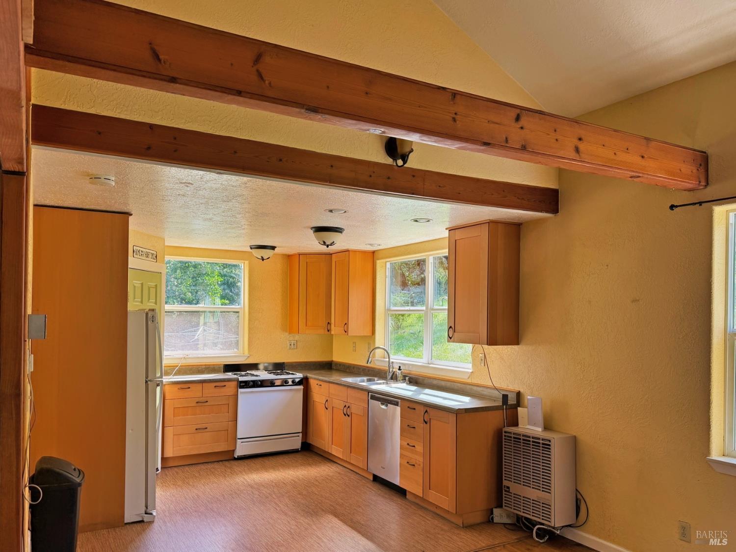 Detail Gallery Image 4 of 57 For 2501 Main Ranch Rd, Redwood Valley,  CA 95470 - 2 Beds | 1 Baths
