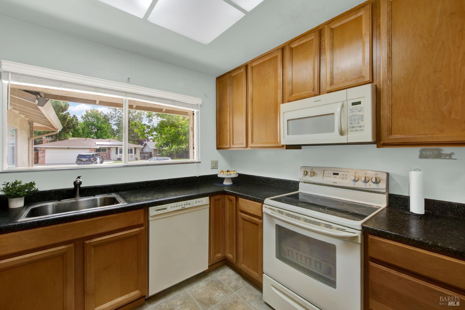 Detail Gallery Image 16 of 53 For 2973 Orchid St, Fairfield,  CA 94533 - 3 Beds | 2 Baths