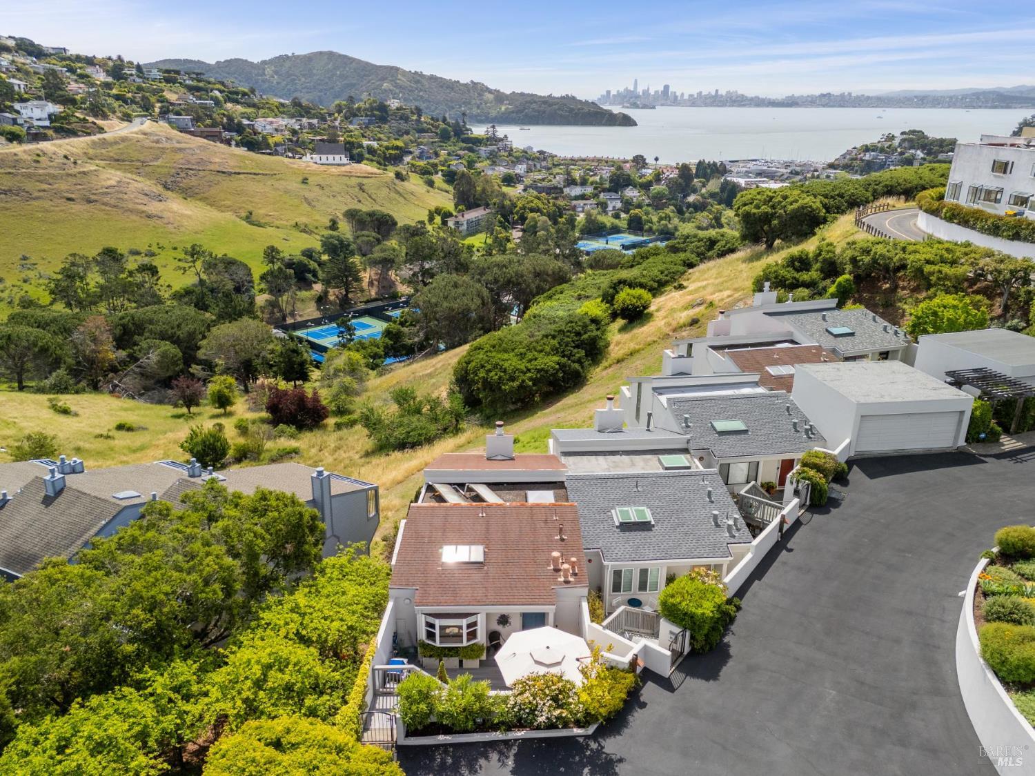 Detail Gallery Image 54 of 62 For 121 Red Hill Cir, Belvedere Tiburon,  CA 94920 - 3 Beds | 2/1 Baths