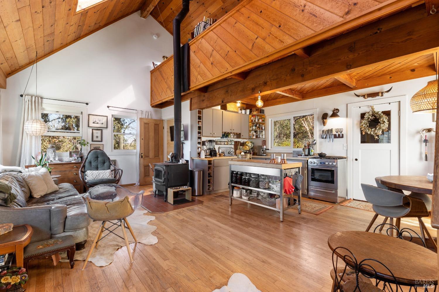 Detail Gallery Image 6 of 38 For 34010 Shimmins Ridge Rd, Willits,  CA 95490 - 4 Beds | 2 Baths