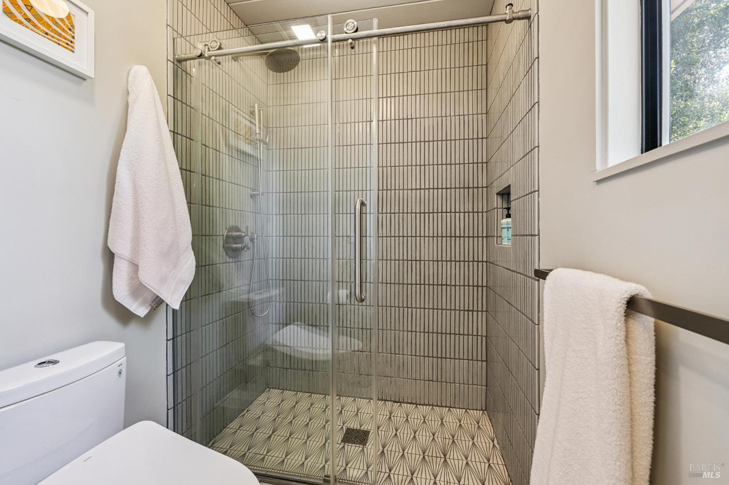 Detail Gallery Image 39 of 51 For 1349 Idylberry Rd, San Rafael,  CA 94903 - 5 Beds | 2 Baths