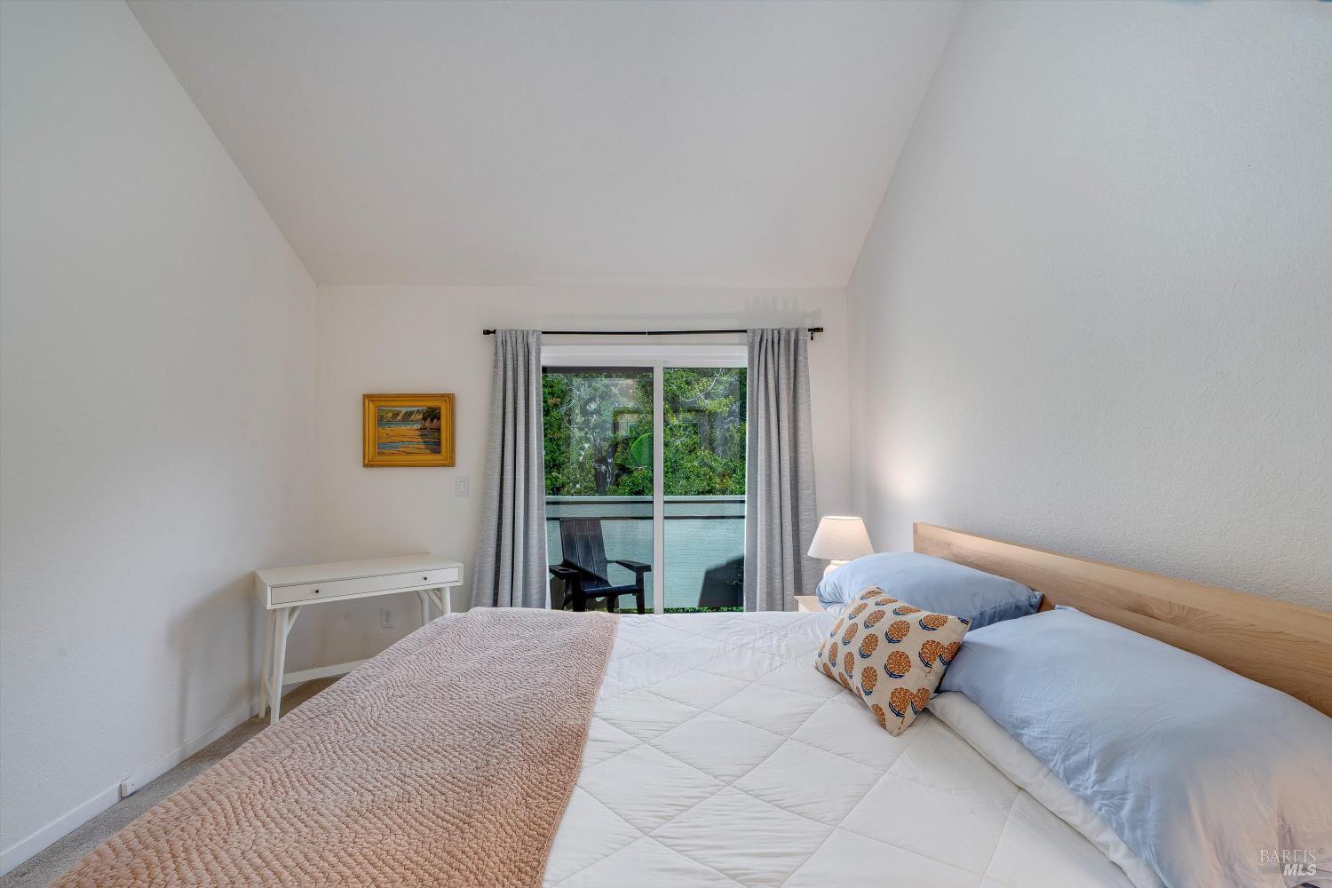 Detail Gallery Image 14 of 36 For 146 Sandpiper Ct, Novato,  CA 94949 - 2 Beds | 2 Baths