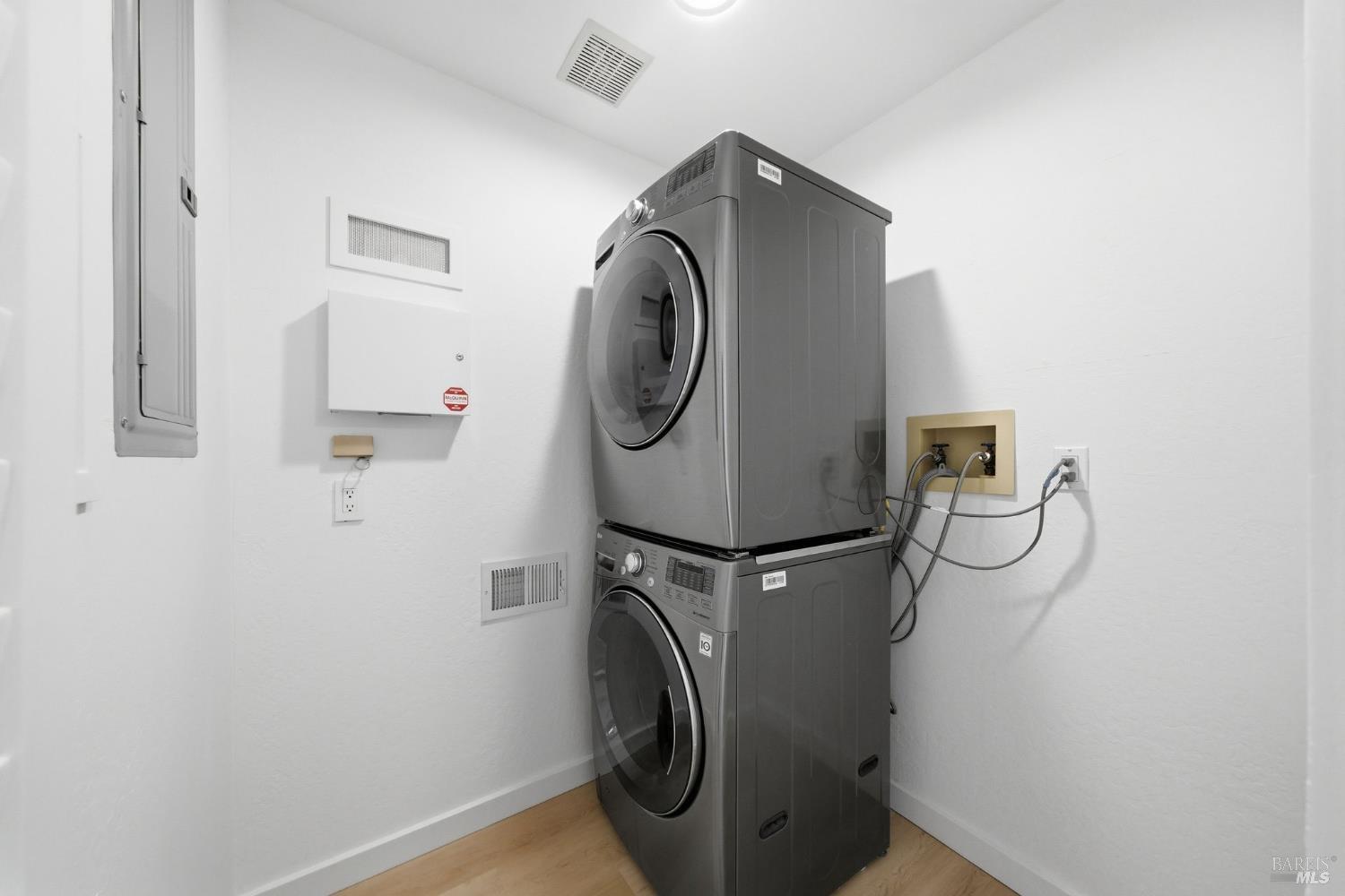 Detail Gallery Image 40 of 61 For 128 Madrone Rd, Fairfax,  CA 94930 - 4 Beds | 2 Baths