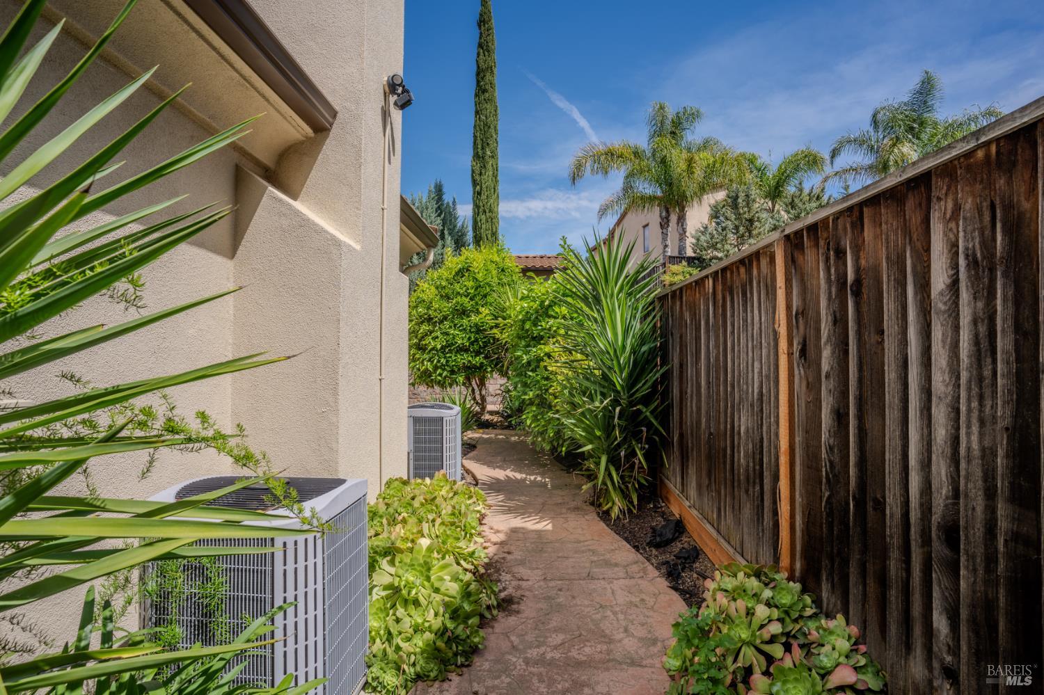 Detail Gallery Image 8 of 47 For 2866 Birkham Ct, Fairfield,  CA 94534 - 4 Beds | 3 Baths