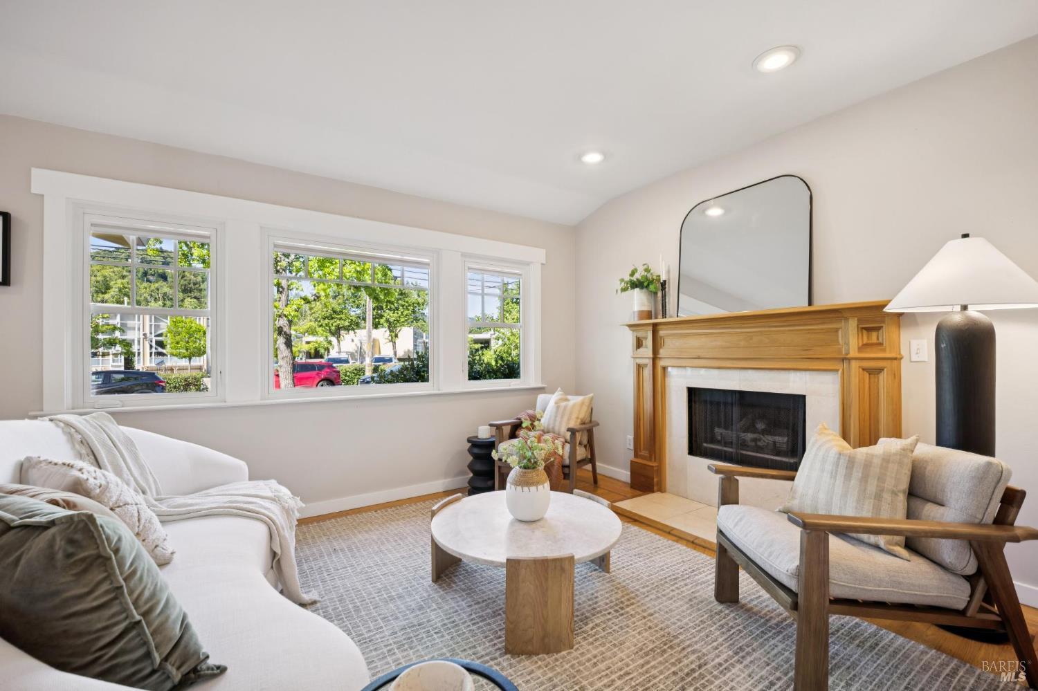 Detail Gallery Image 7 of 47 For 228 Saunders Ave, San Anselmo,  CA 94960 - 3 Beds | 2 Baths