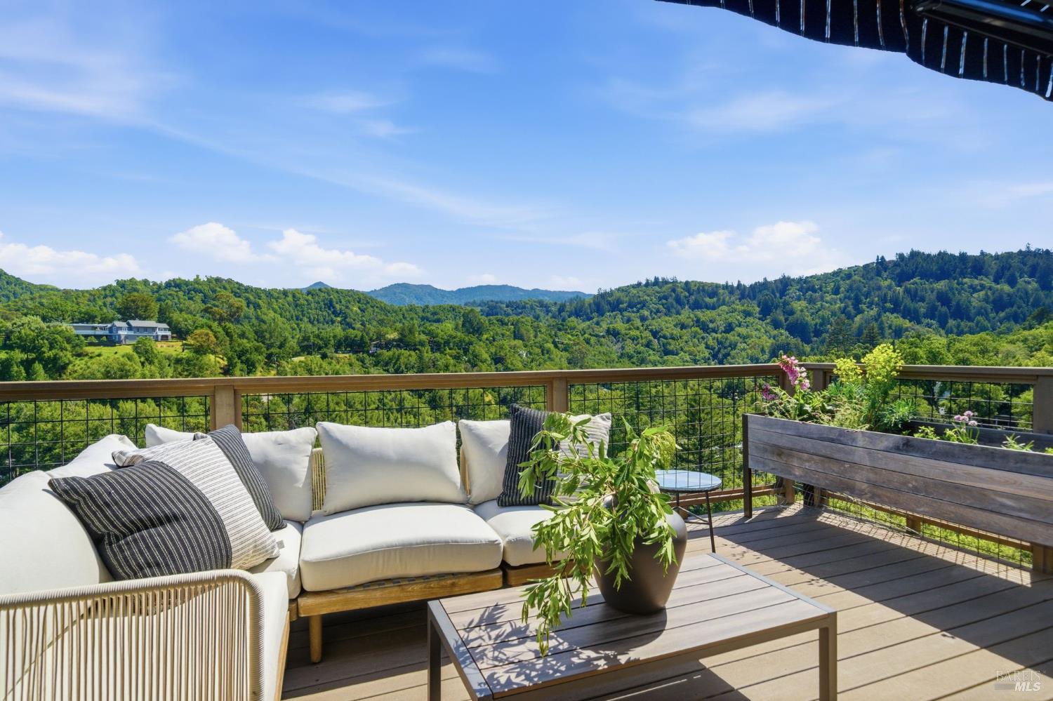 Detail Gallery Image 15 of 61 For 128 Madrone Rd, Fairfax,  CA 94930 - 4 Beds | 2 Baths