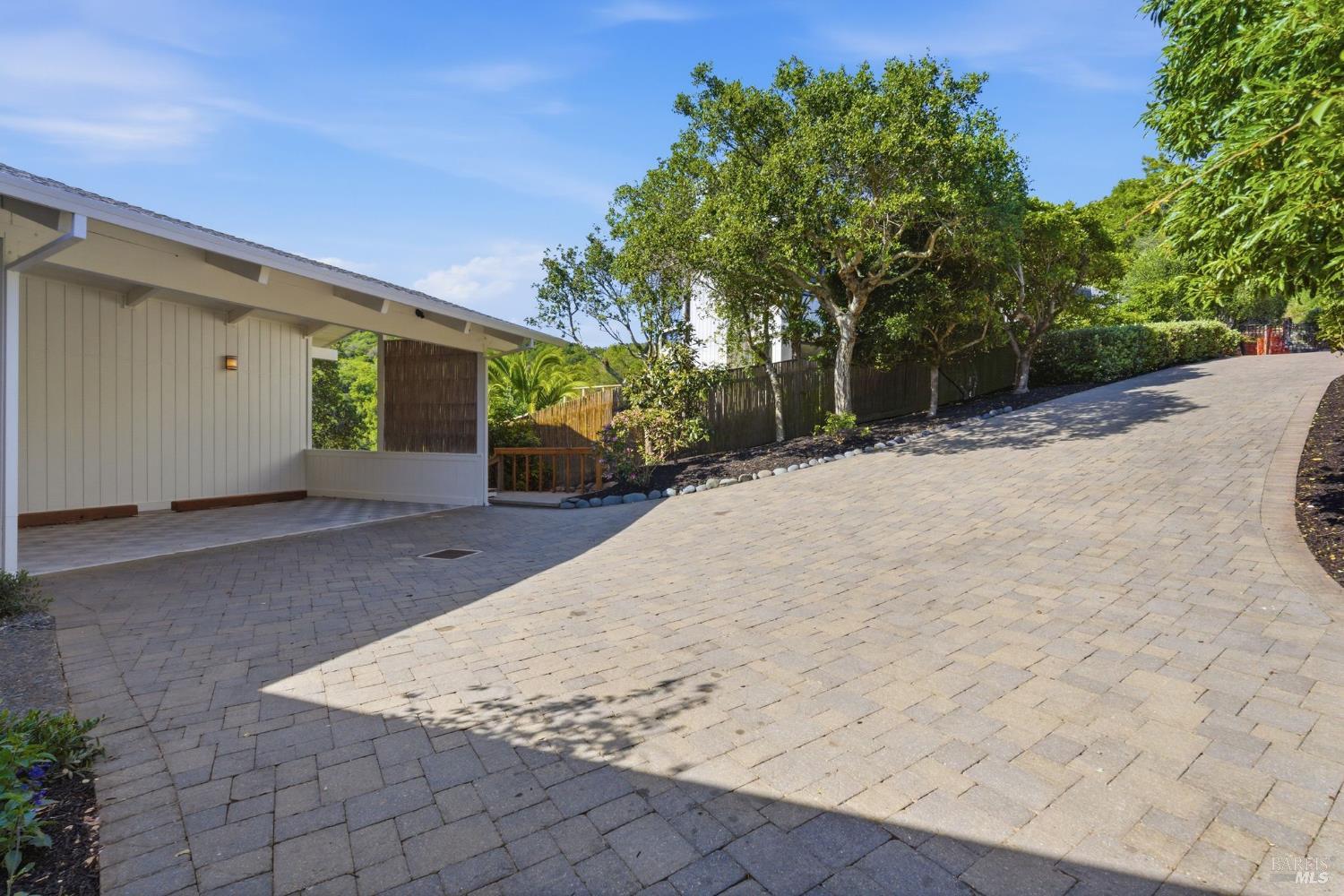 41 Magdalena Court photo 3