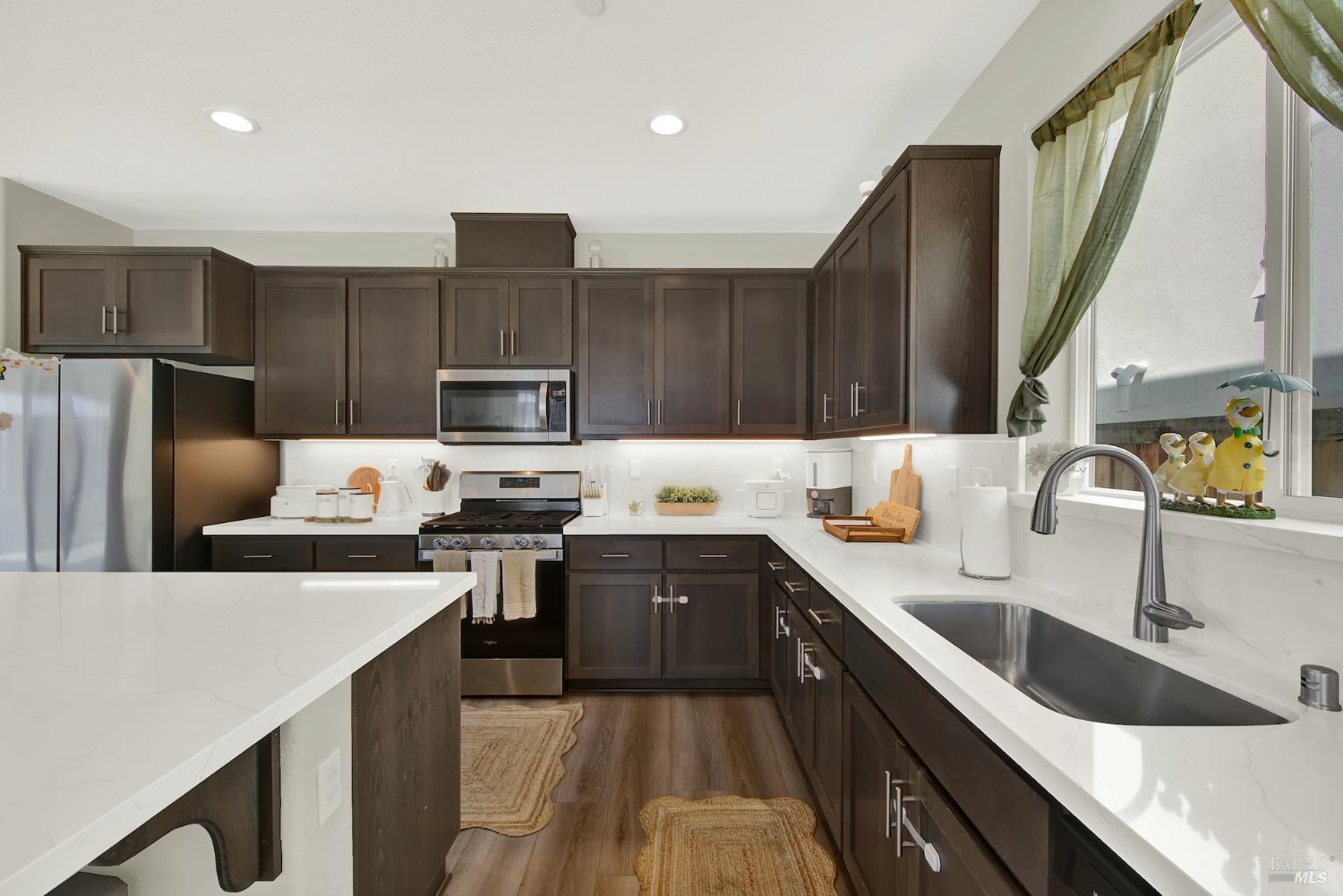 Detail Gallery Image 13 of 58 For 1501 Nightfall Ln, Fairfield,  CA 94533 - 4 Beds | 3 Baths