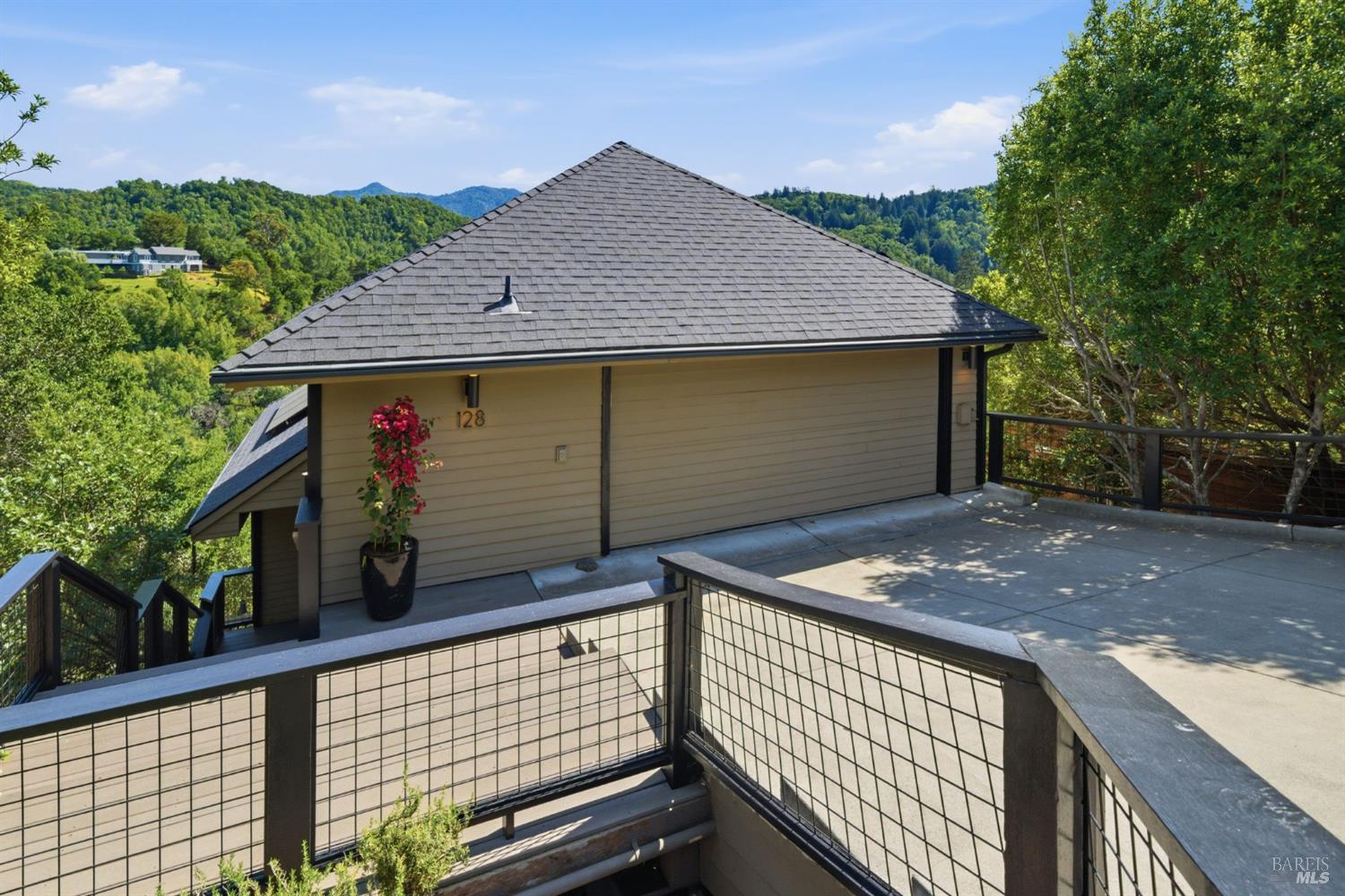 Detail Gallery Image 43 of 61 For 128 Madrone Rd, Fairfax,  CA 94930 - 4 Beds | 2 Baths