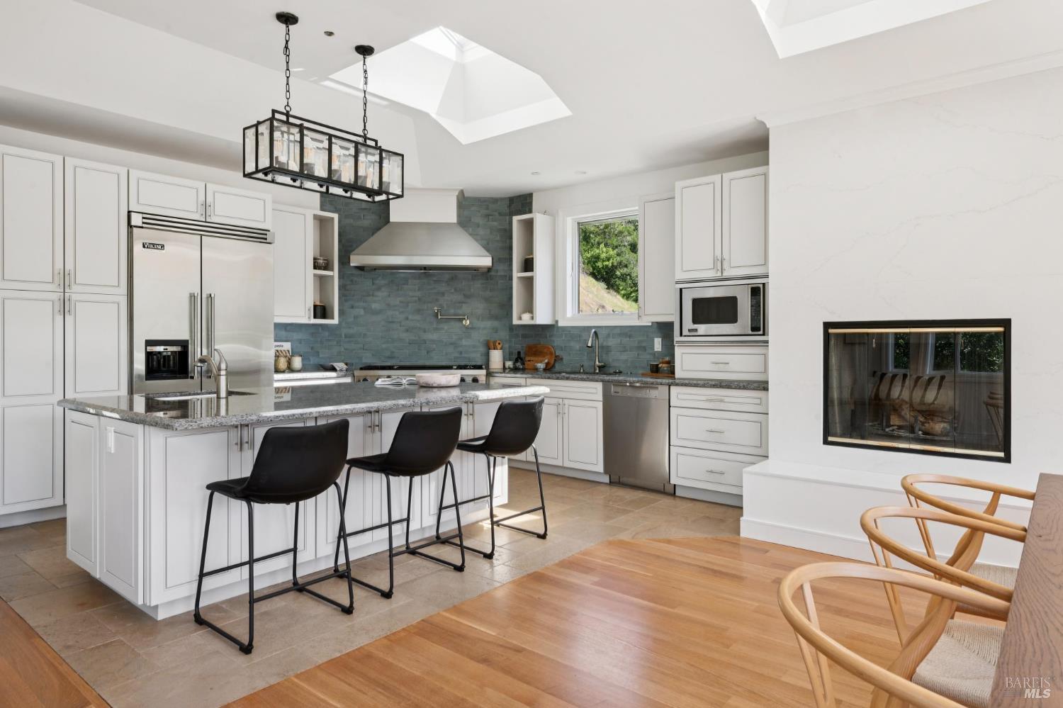 Detail Gallery Image 13 of 51 For 115 Piper Ln, Fairfax,  CA 94930 - 3 Beds | 2/1 Baths