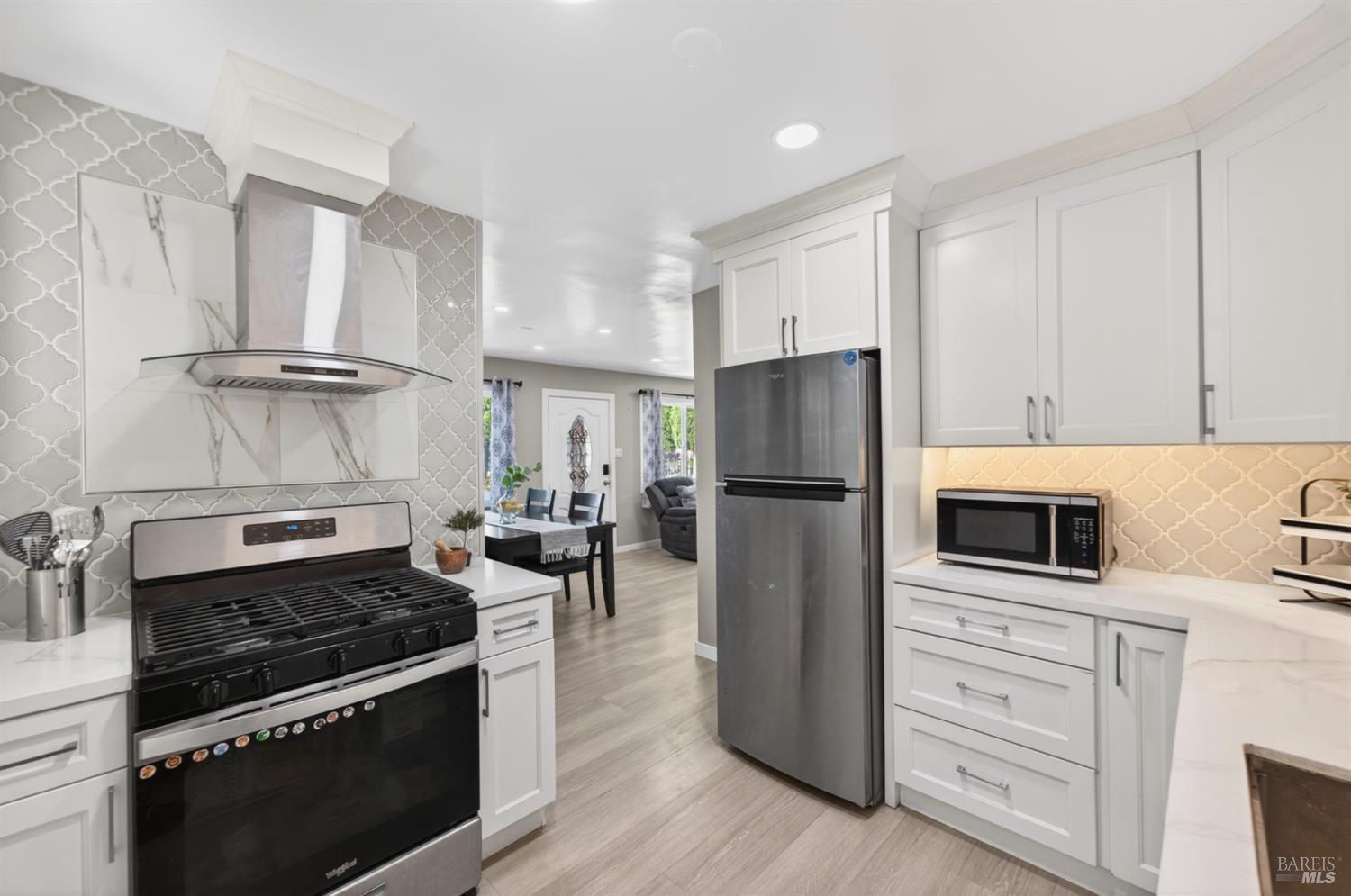 Detail Gallery Image 3 of 42 For 531 E Tennessee St, Fairfield,  CA 94533 - 3 Beds | 2 Baths