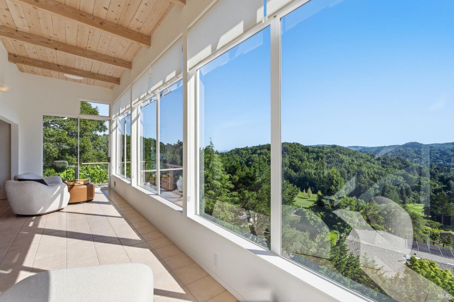 Detail Gallery Image 11 of 65 For 41 Magdalena Ct, Mill Valley,  CA 94941 - 5 Beds | 3/1 Baths