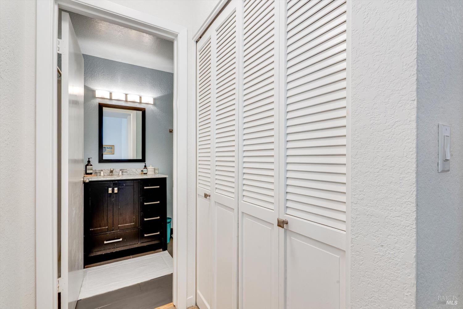 Detail Gallery Image 21 of 36 For 146 Sandpiper Ct, Novato,  CA 94949 - 2 Beds | 2 Baths
