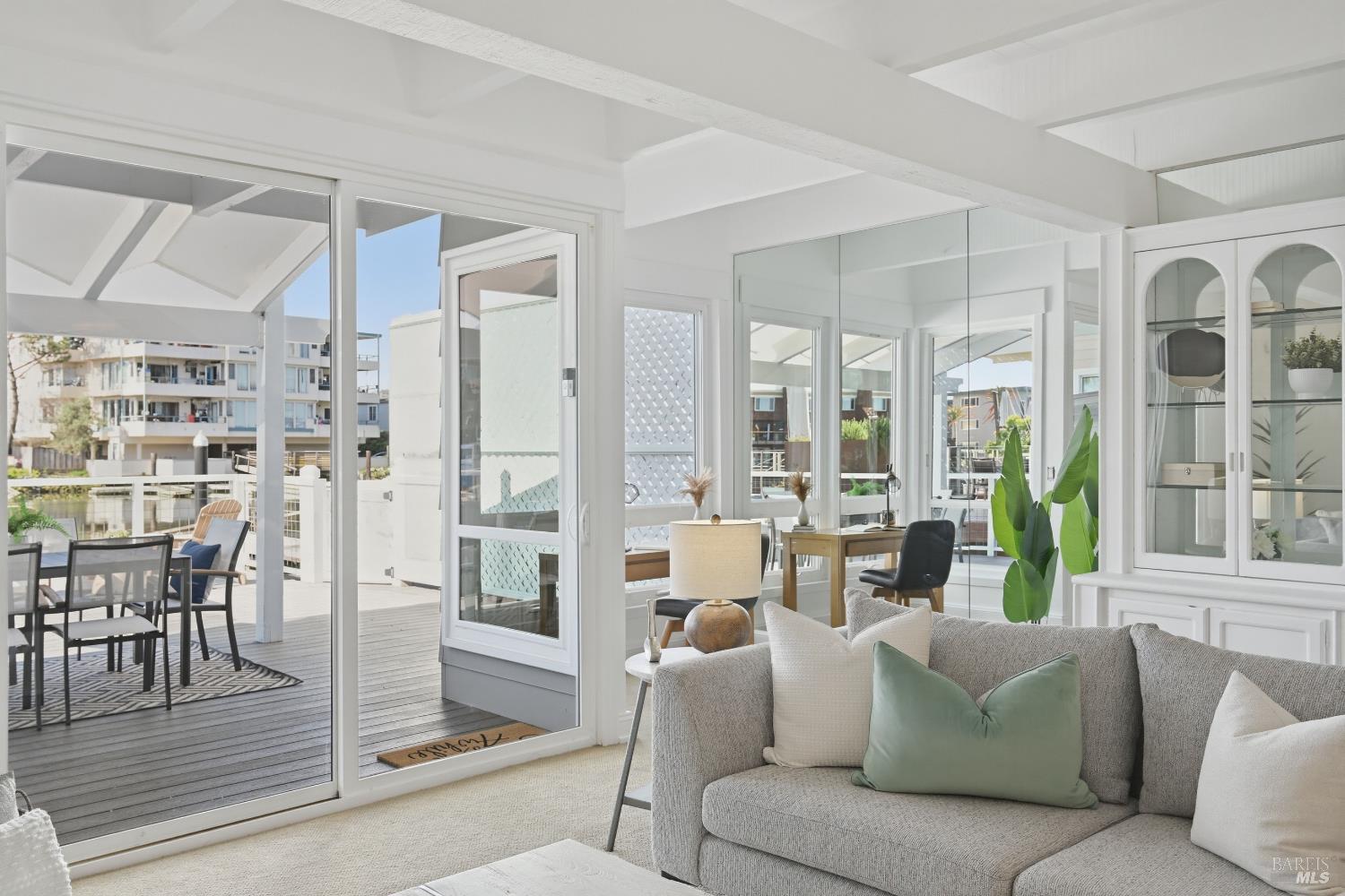 Detail Gallery Image 6 of 35 For 22 Mooring Rd, San Rafael,  CA 94901 - – Beds | – Baths