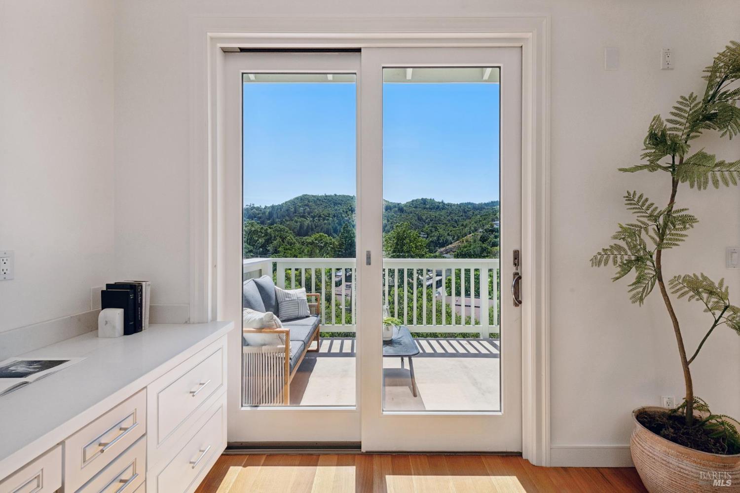 Detail Gallery Image 24 of 51 For 115 Piper Ln, Fairfax,  CA 94930 - 3 Beds | 2/1 Baths