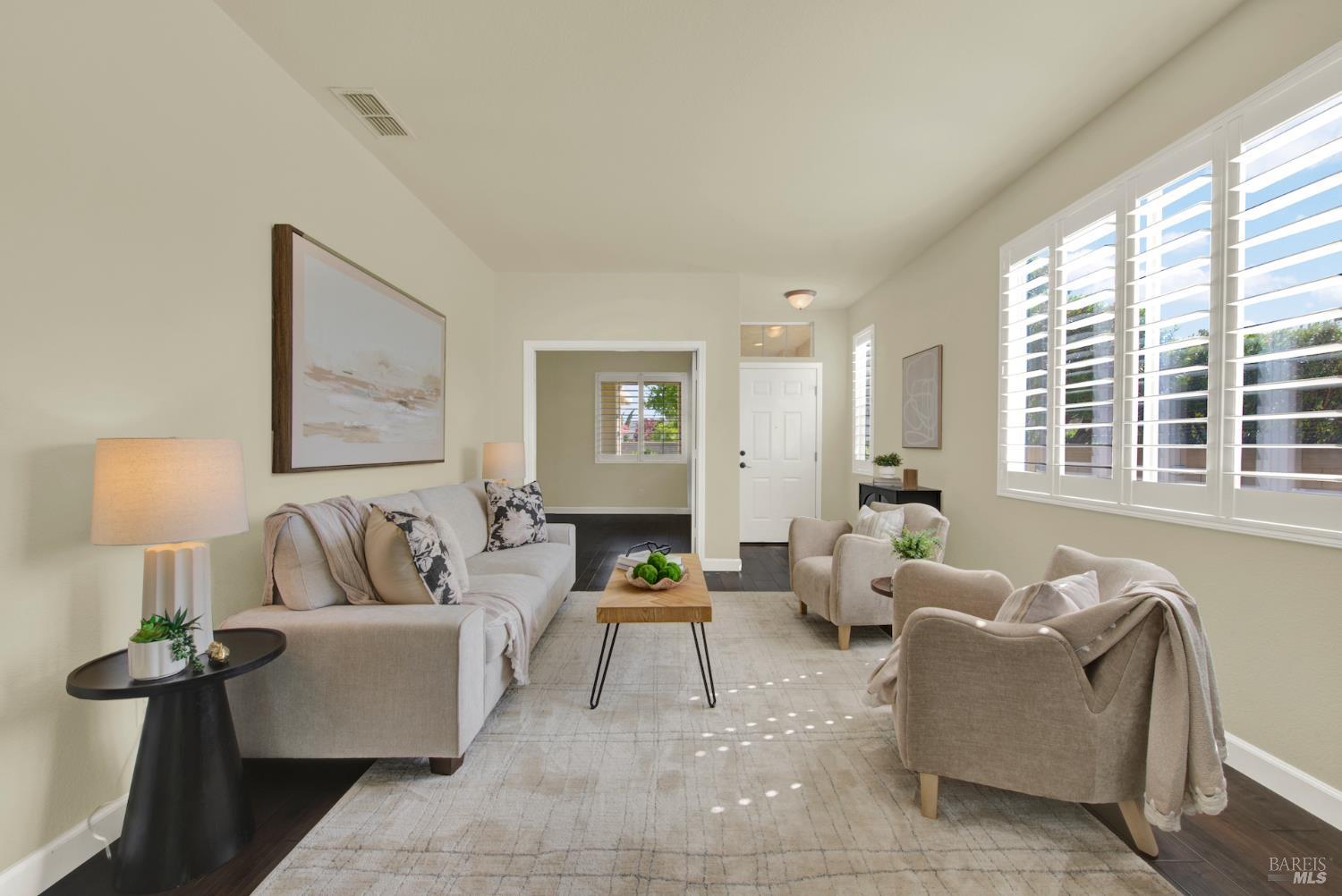 Detail Gallery Image 13 of 72 For 367 Bartlett Ln, Vacaville,  CA 95687 - 3 Beds | 2 Baths