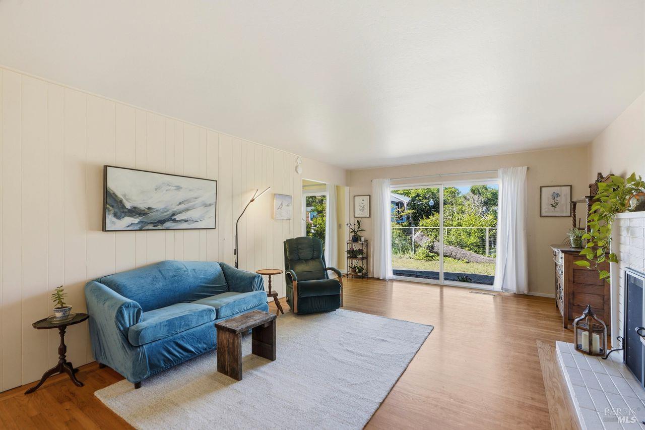 5420 Evonne Avenue photo 2