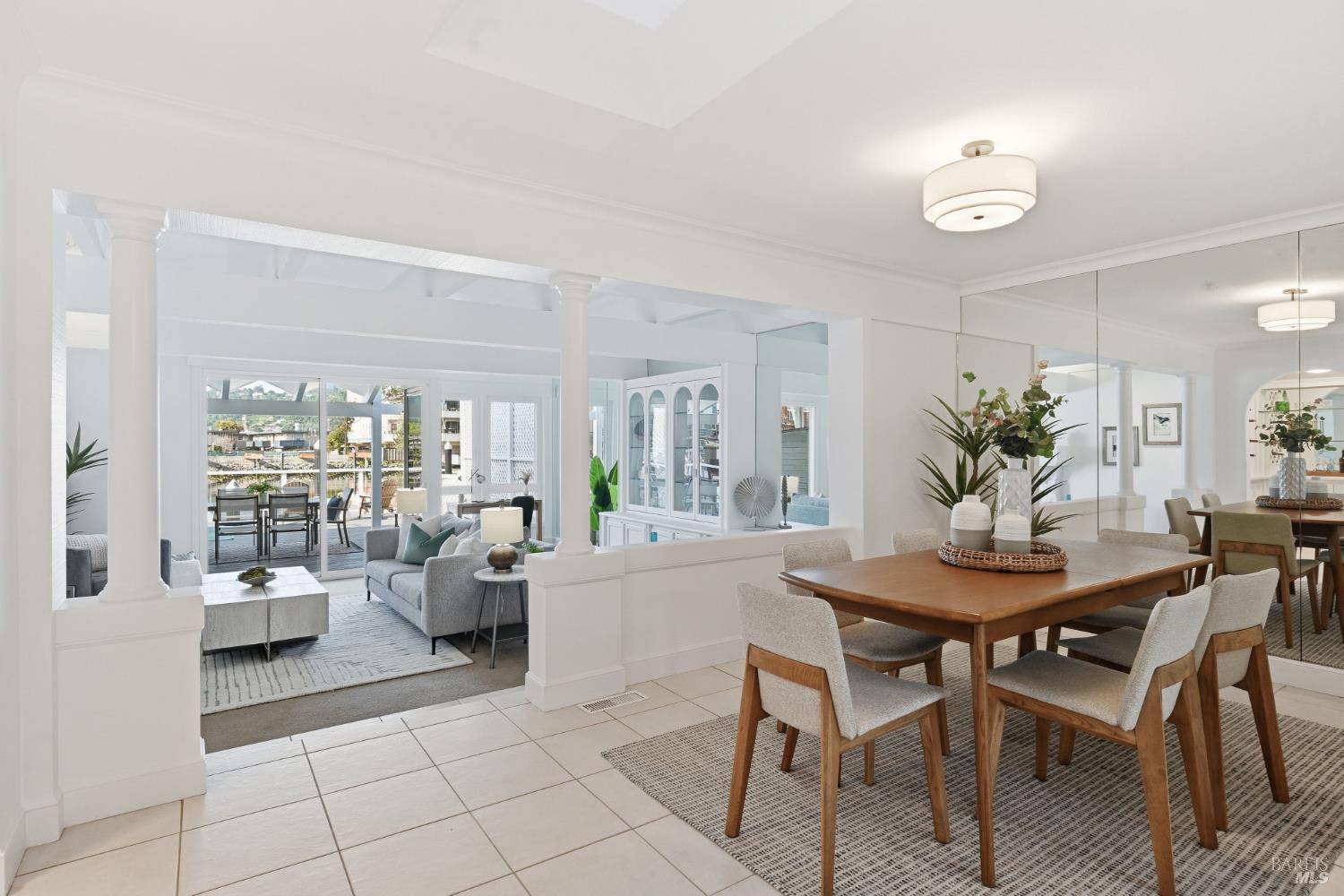 Detail Gallery Image 10 of 35 For 22 Mooring Rd, San Rafael,  CA 94901 - – Beds | – Baths