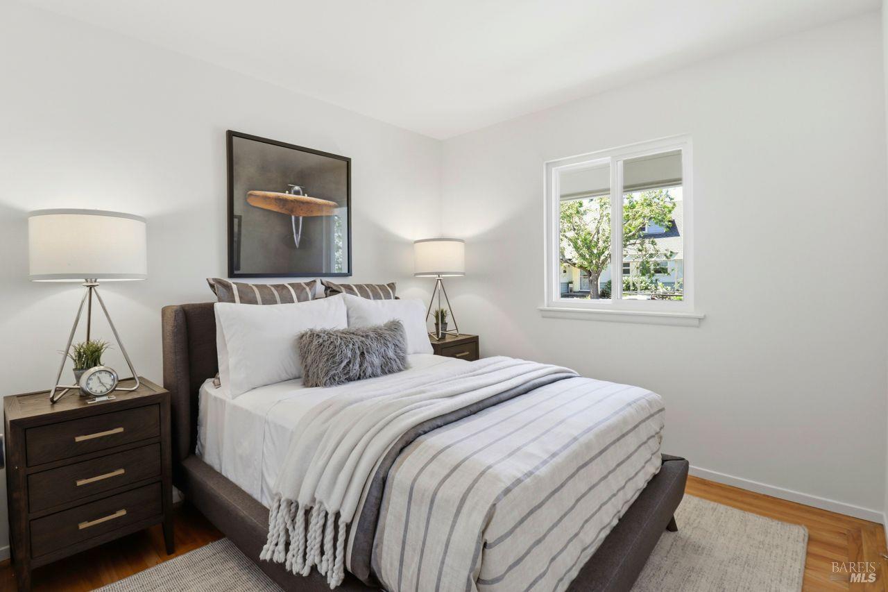 Detail Gallery Image 16 of 22 For 10 Sonora Way, Corte Madera,  CA 94925 - 4 Beds | 2 Baths