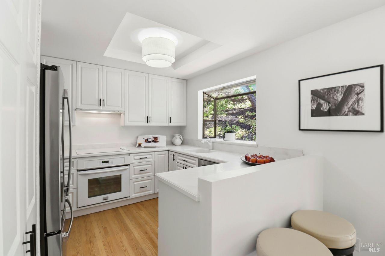 Detail Gallery Image 8 of 22 For 10 Sonora Way, Corte Madera,  CA 94925 - 4 Beds | 2 Baths