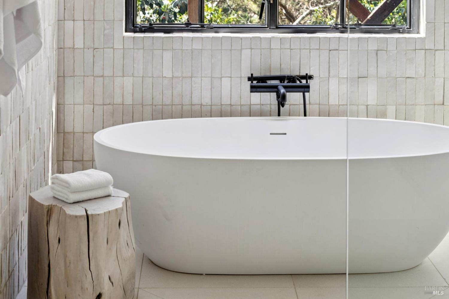 Detail Gallery Image 25 of 54 For 321 Pine Hill Rd, Mill Valley,  CA 94941 - 4 Beds | 3 Baths