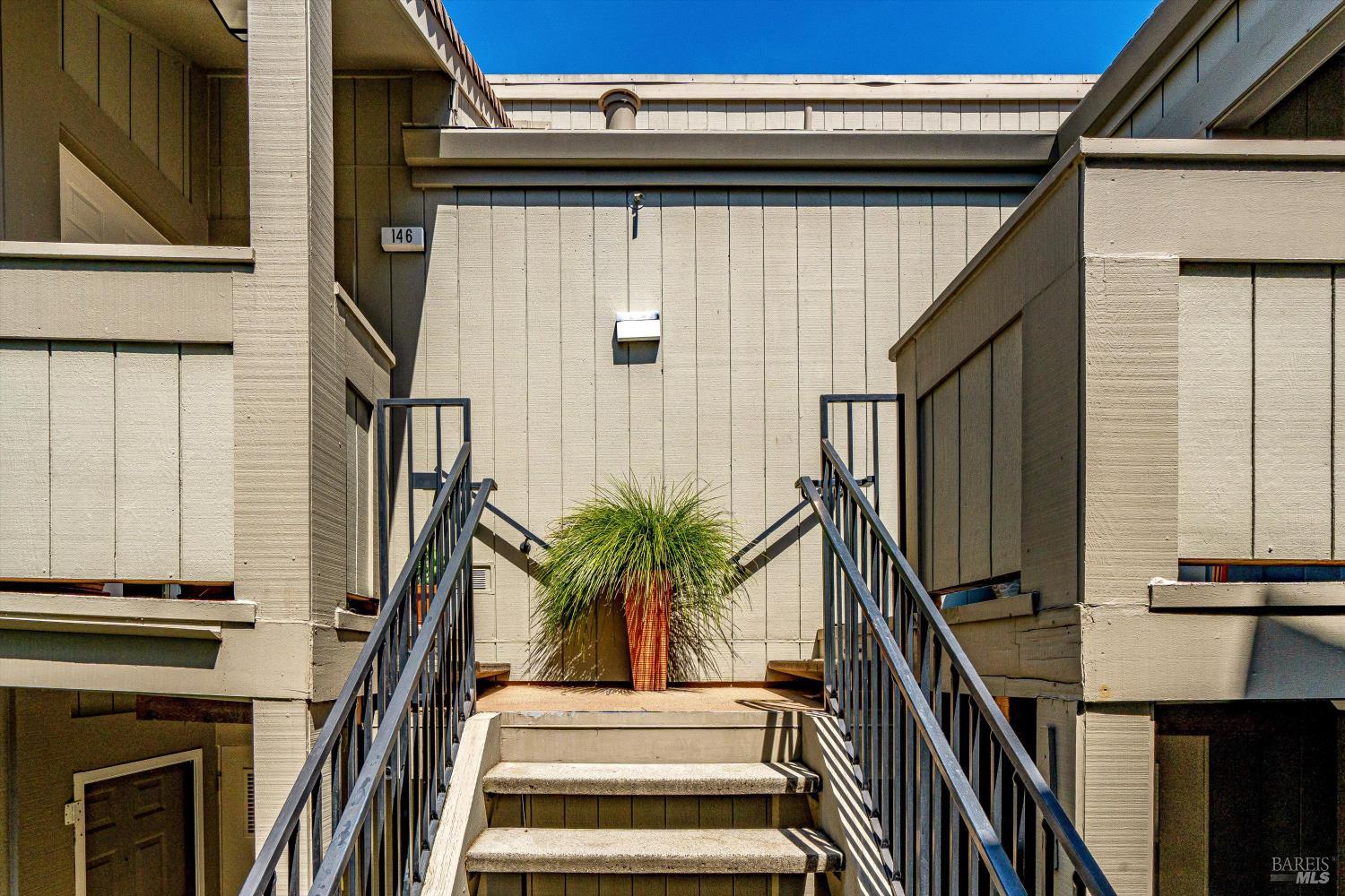 Detail Gallery Image 24 of 36 For 146 Sandpiper Ct, Novato,  CA 94949 - 2 Beds | 2 Baths