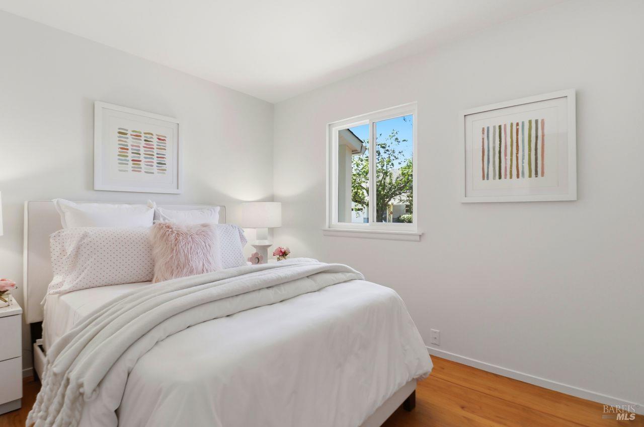 Detail Gallery Image 15 of 22 For 10 Sonora Way, Corte Madera,  CA 94925 - 4 Beds | 2 Baths