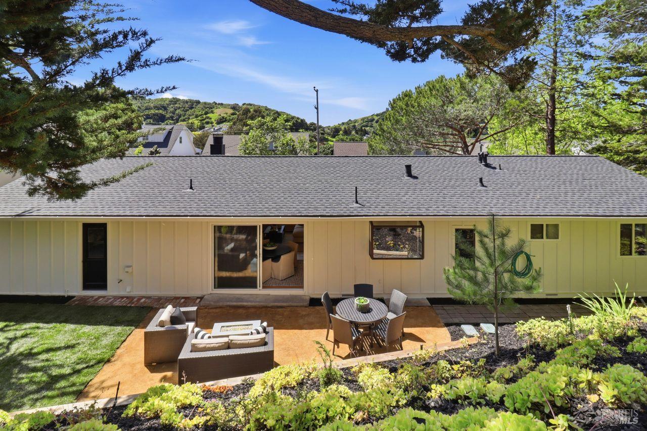 Detail Gallery Image 19 of 22 For 10 Sonora Way, Corte Madera,  CA 94925 - 4 Beds | 2 Baths