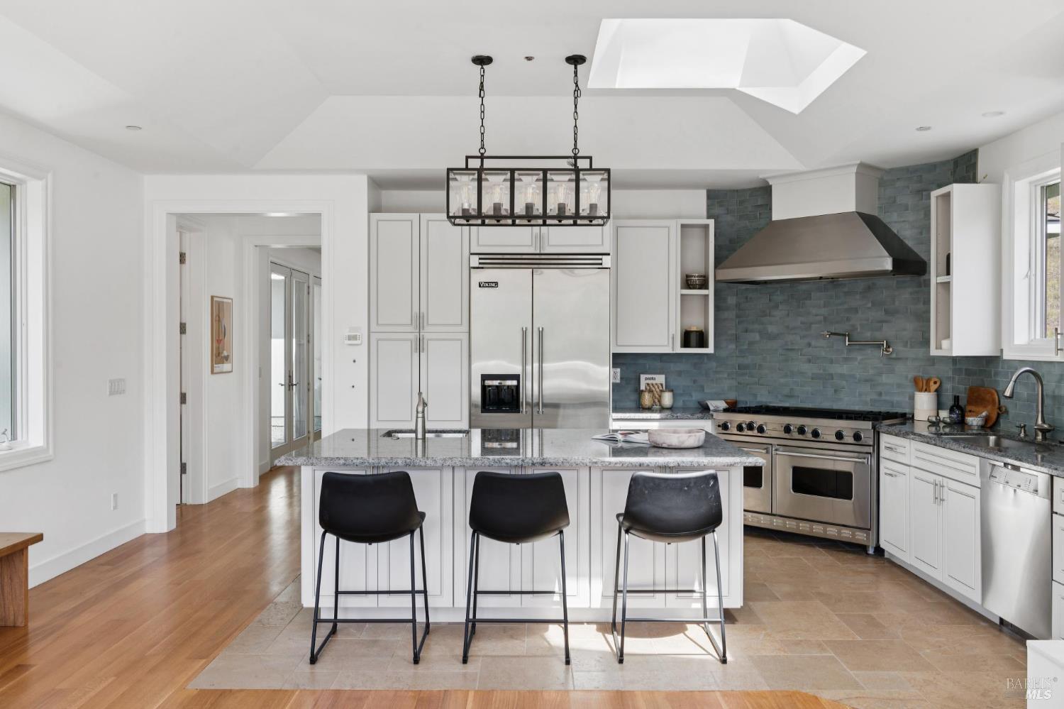 Detail Gallery Image 10 of 51 For 115 Piper Ln, Fairfax,  CA 94930 - 3 Beds | 2/1 Baths