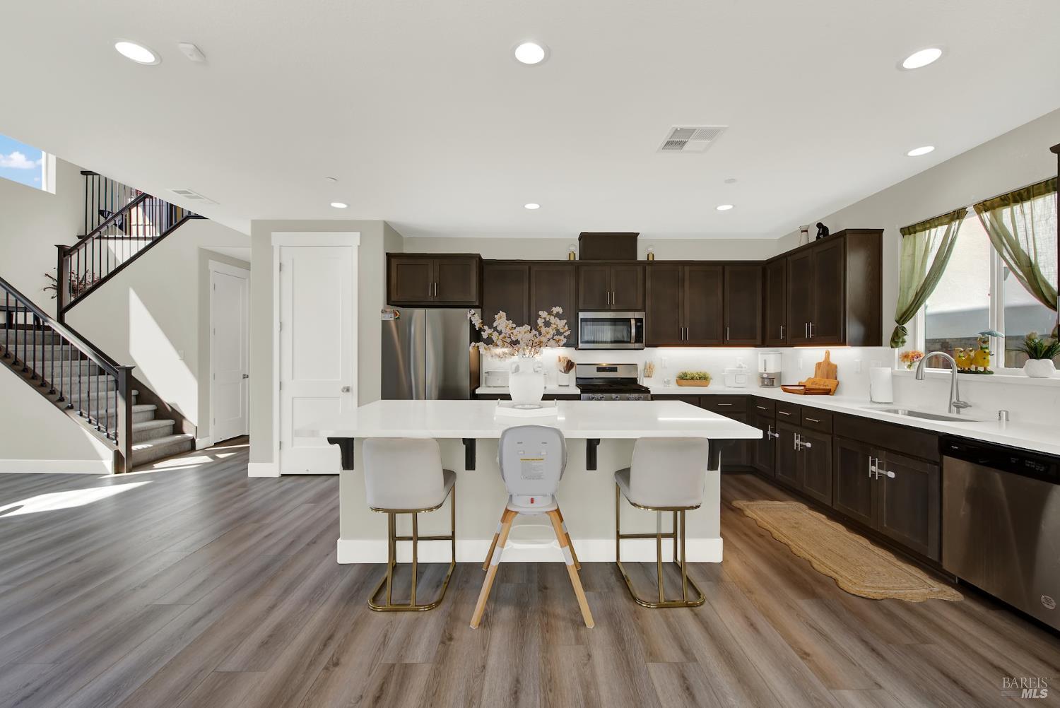 Detail Gallery Image 12 of 58 For 1501 Nightfall Ln, Fairfield,  CA 94533 - 4 Beds | 3 Baths