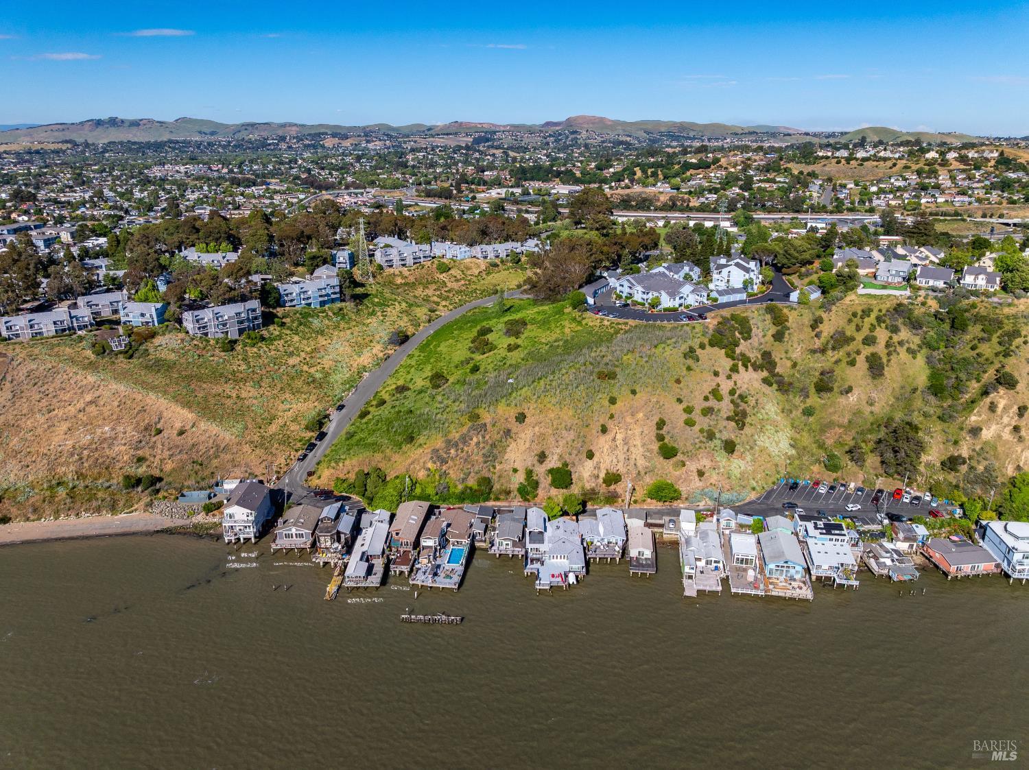 Detail Gallery Image 6 of 32 For 201 Sandy Beach Rd, Vallejo,  CA 94590 - – Beds | – Baths