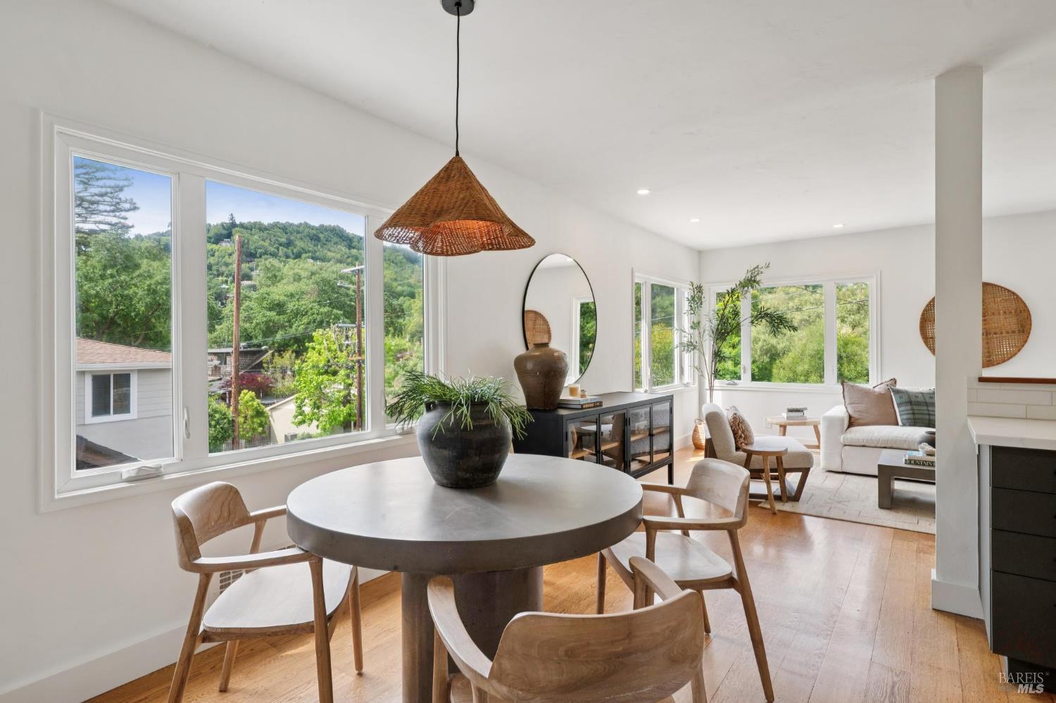 Detail Gallery Image 9 of 71 For 27 Sierra Ave, San Anselmo,  CA 94960 - 3 Beds | 2 Baths