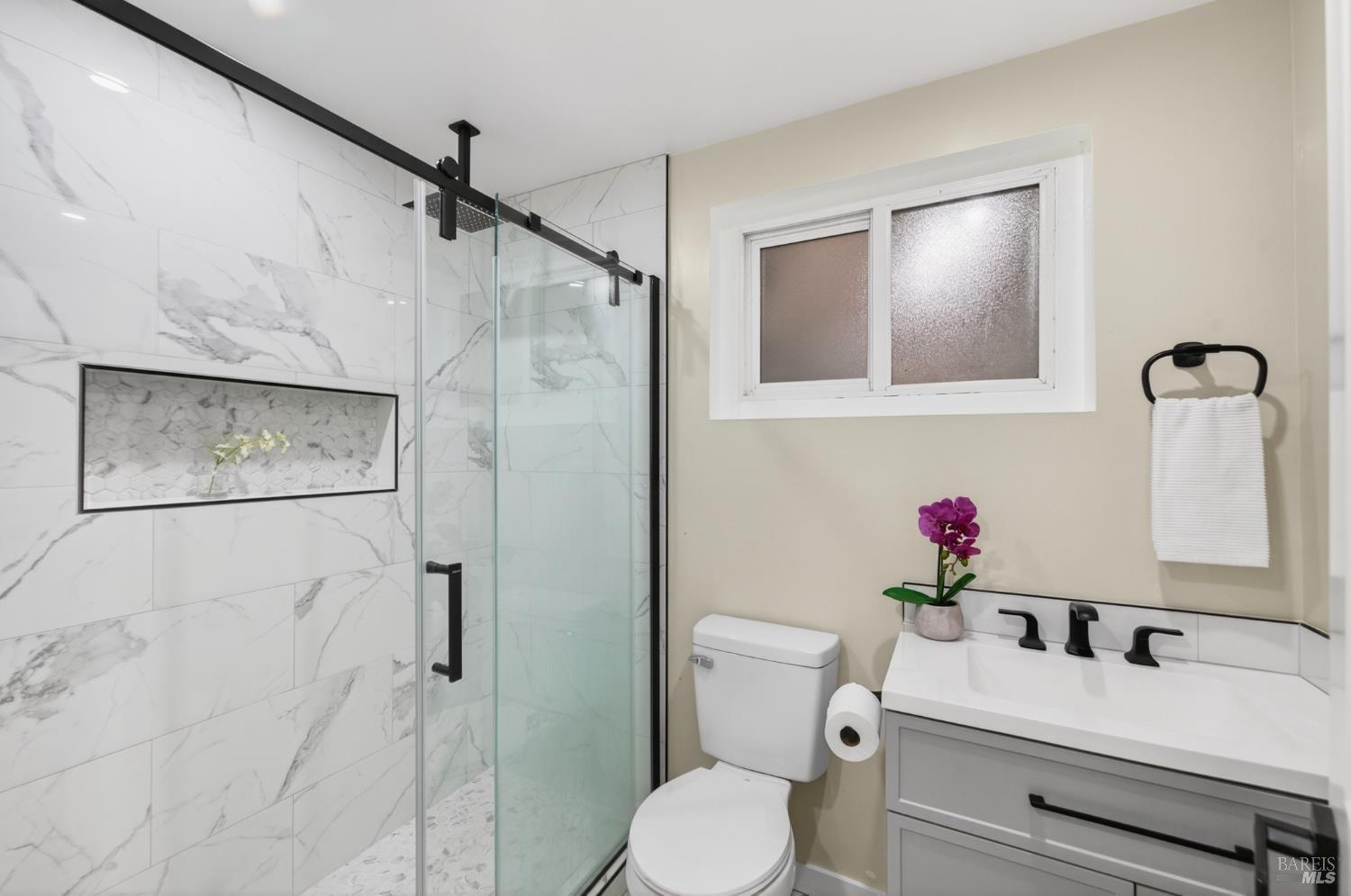 Detail Gallery Image 5 of 42 For 531 E Tennessee St, Fairfield,  CA 94533 - 3 Beds | 2 Baths