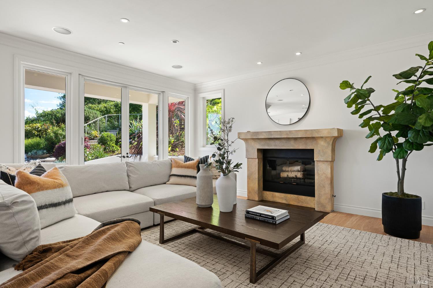 Detail Gallery Image 20 of 55 For 5 Warren Ct, Tiburon,  CA 94920 - 4 Beds | 4/1 Baths