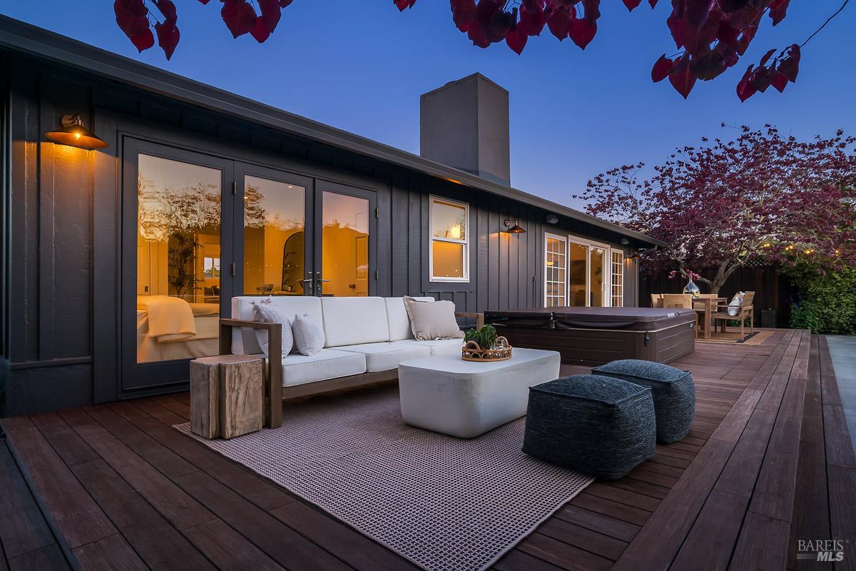 Detail Gallery Image 33 of 42 For 114 Golden Hind Psge, Corte Madera,  CA 94925 - 3 Beds | 2 Baths